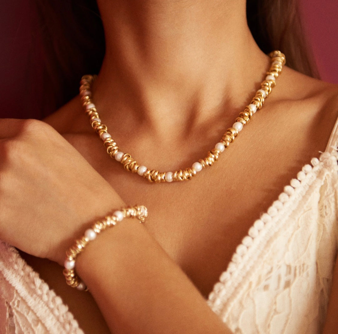 Manu- Colección argolla y perlas oro
